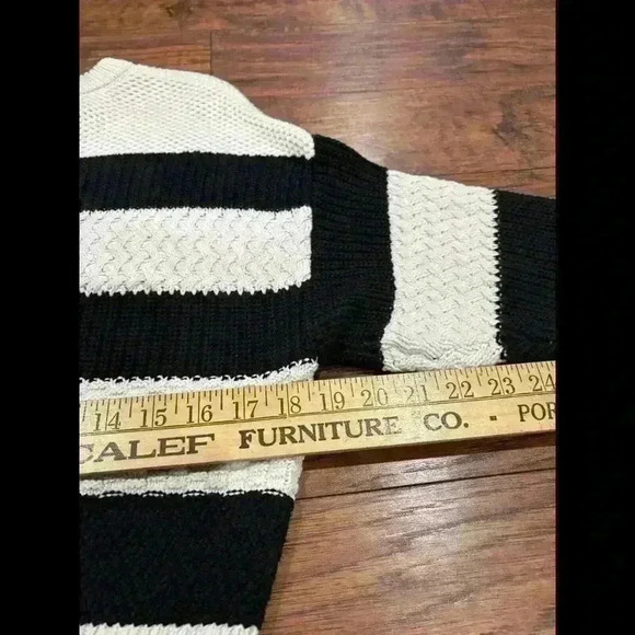 A New Day Women's Size Medium Long Sleeve Crewneck Sweater Cream Black Stripe - Picture 5 of 5